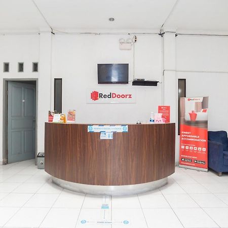 Reddoorz Syariah Near Grand Galaxy Park Otel Ceger Dış mekan fotoğraf