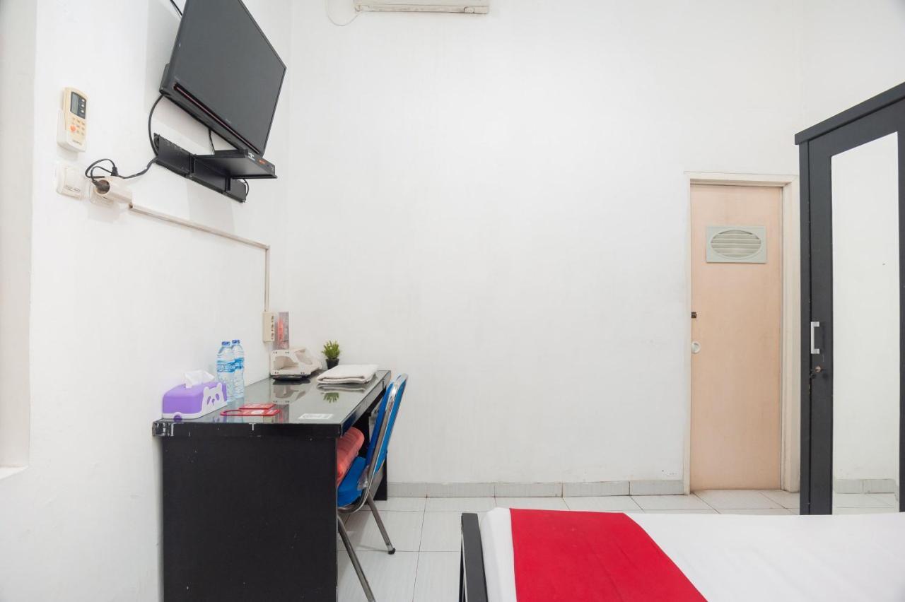 Reddoorz Syariah Near Grand Galaxy Park Otel Ceger Dış mekan fotoğraf