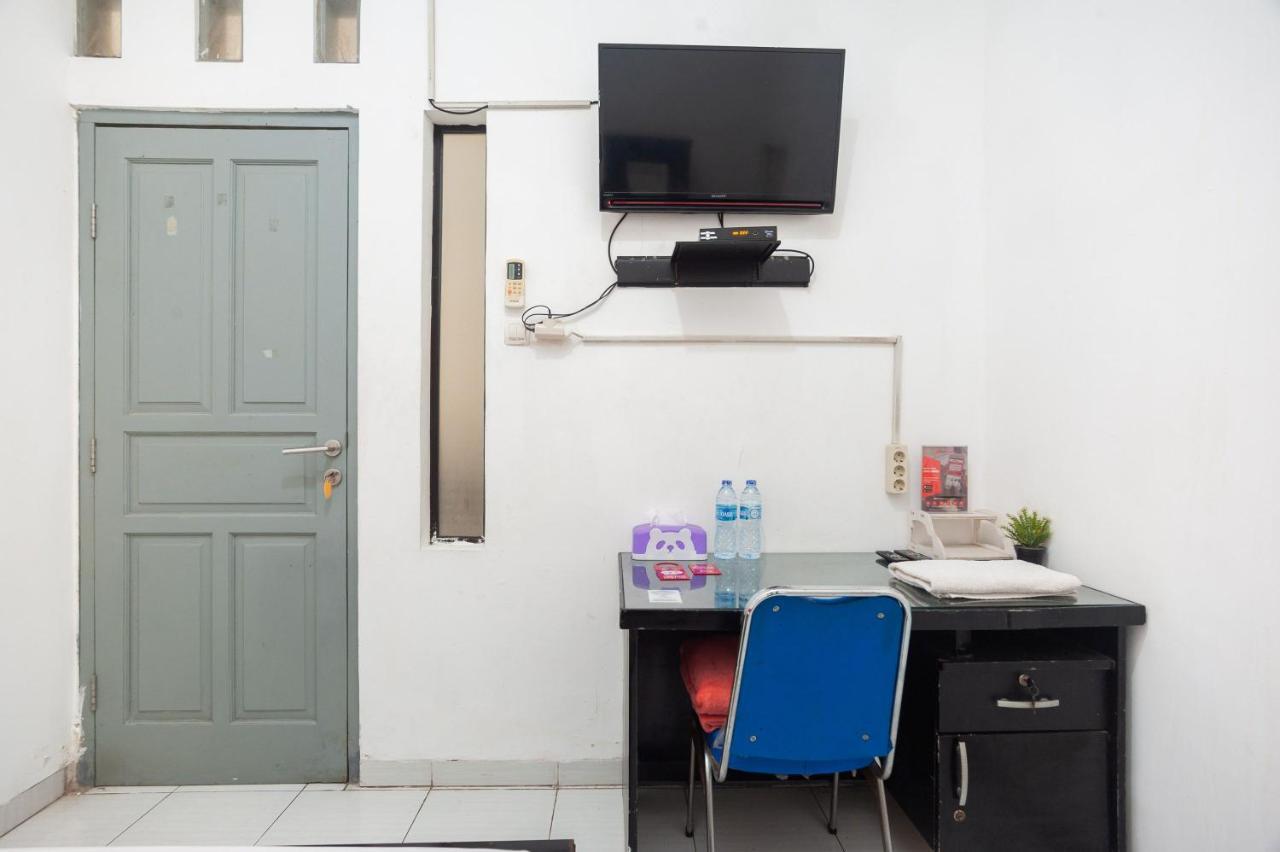 Reddoorz Syariah Near Grand Galaxy Park Otel Ceger Dış mekan fotoğraf