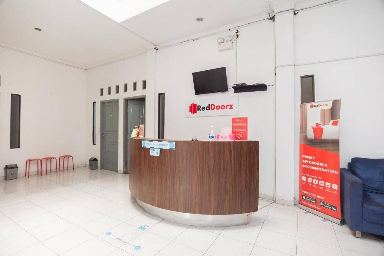 Reddoorz Syariah Near Grand Galaxy Park Otel Ceger Dış mekan fotoğraf